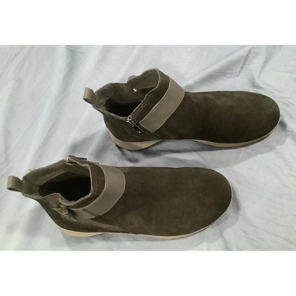 Easy Spirit Hadely Black Leather Suede Ankle Boot Women's Size 9.5 Wide (NWOB)